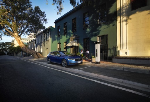Voiture électrique : comment se préparer pour partir en vacances ?