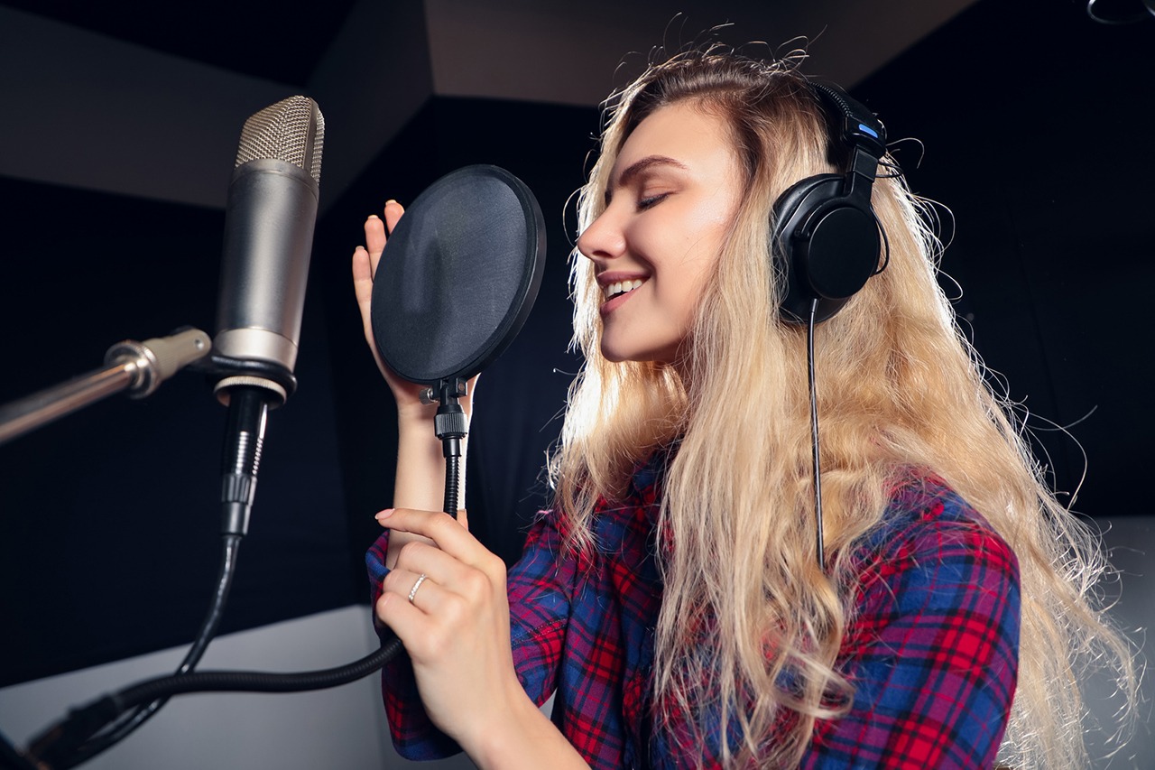 Qu’est-ce qu’une comédienne voix off ?