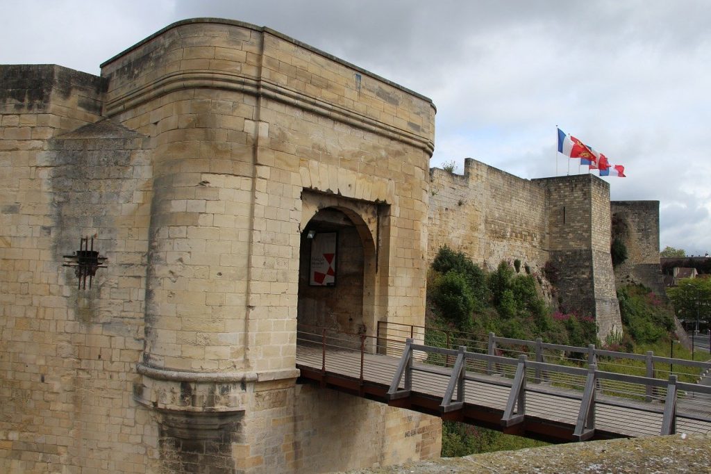 Entrée du château de Caen