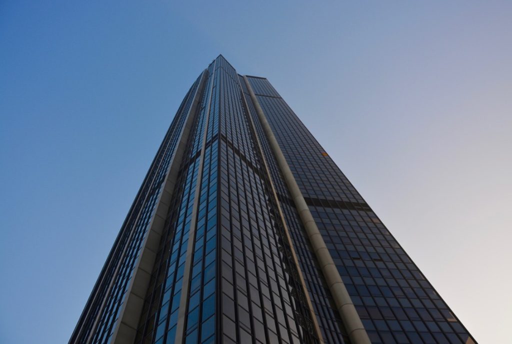 Tour MontParnasse, symbole de luxe dans le 15ème arrondisseme,t de Paris 