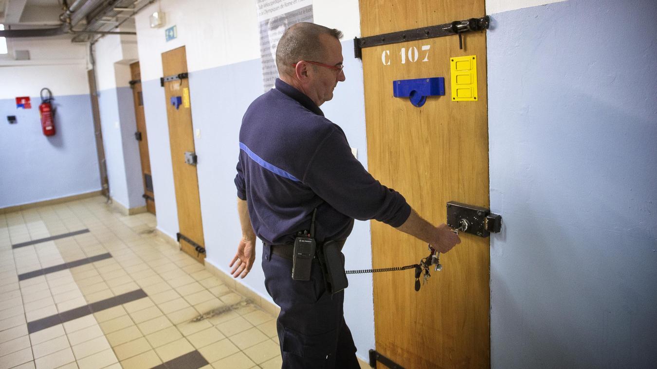 Surveillant pénitentiaire