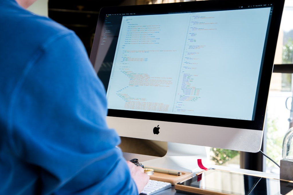 Travail en hybride : quels sont les avantages et inconvénients ?